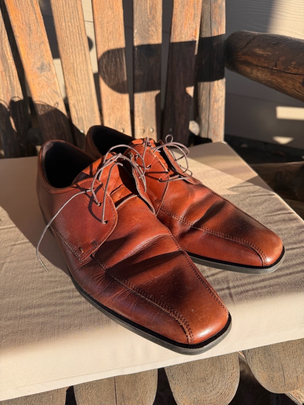 Men's Classic Brown Leather Lace-Up Shoes